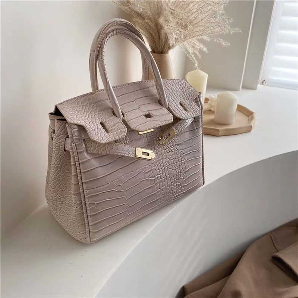 LADIES-cool-handbag