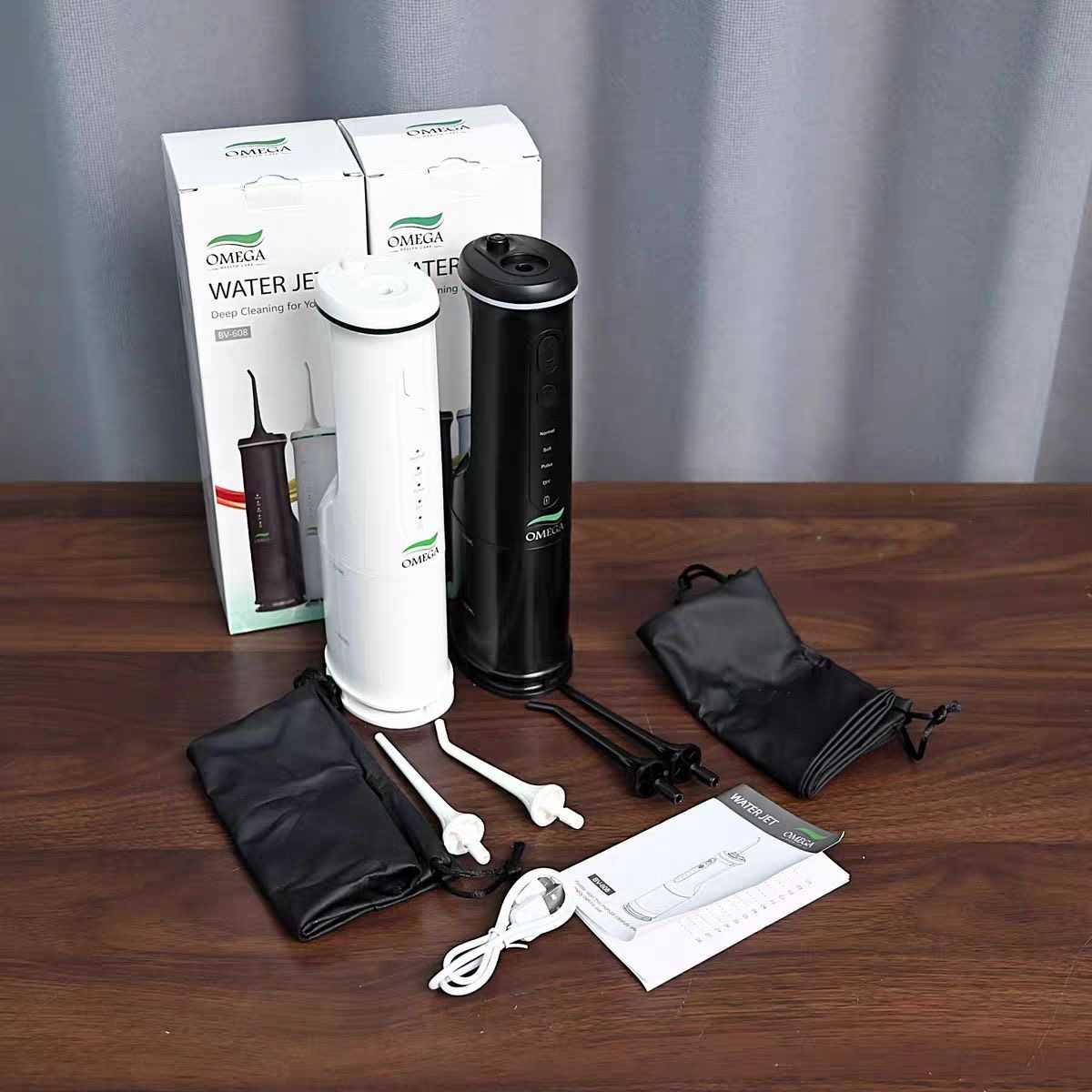 Water jet deep cleaner for teeth