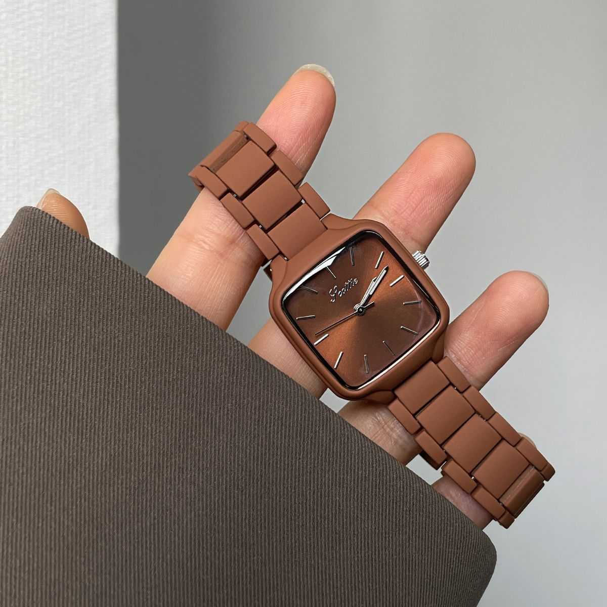 Women's Light luxury niche art watch