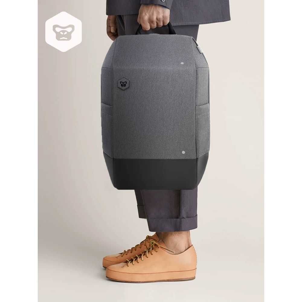 New anti-theft computer bag