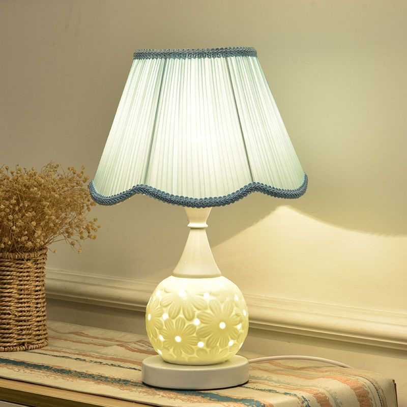 Elegant Bedside Table Lamp