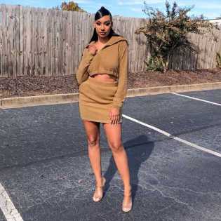 autumn-street-fashion-hoodie-+-skirt-