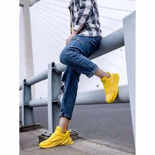 spring casual sneakers