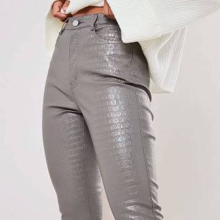 2023-autumn-croc-pattern-leather-trouser-for-women