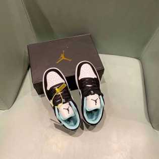 aj unisex sneakers