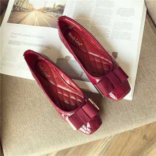 classy women's versatile flats