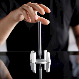 hoverpen magnetic non-gyroscope aluminum titanium gravity resistant pen