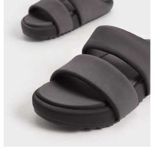 2023 summer new elevating thick soled beach slippers