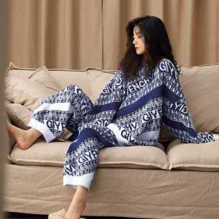 Coral clothes female autumn and winter 2022 new soft and soft suit