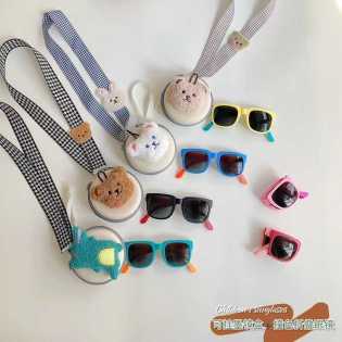 Korean version color contrast children's glasses sunglasses portable halter strap box set foldable