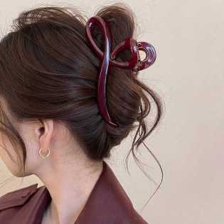 Ancola Red Simple temperament early autumn shark clip