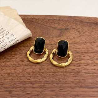 2025 new Korean version buckle black small stud earrings