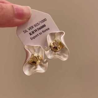 Irregular three-dimensional metal flower earrings