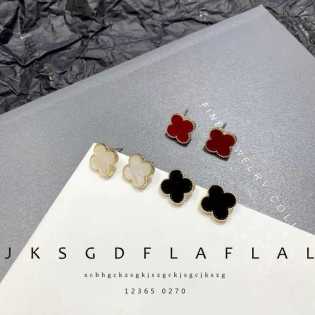 Cute clover earrings