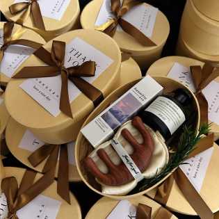 Anniversary gift sets