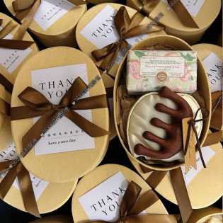 Anniversary gift sets