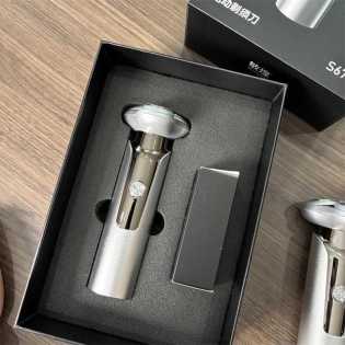 Full-body washing three-blade aluminum alloy body electric razor