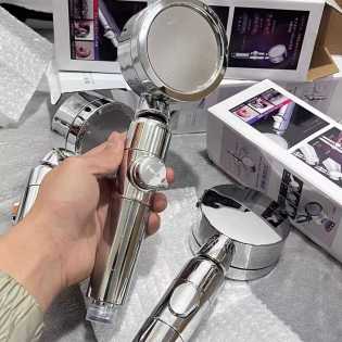 Luxury supercharged three-speed one-button water stop spray head