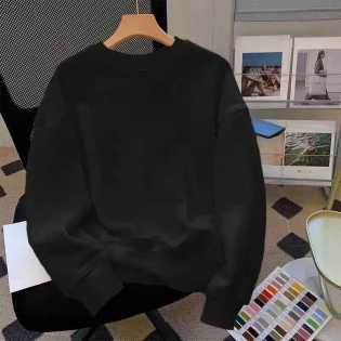 random printed long-sleeved sweatshirt
