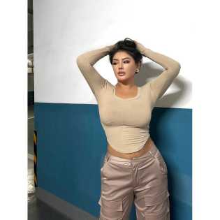 LA PINKY large U collar sexy slim long sleeve top